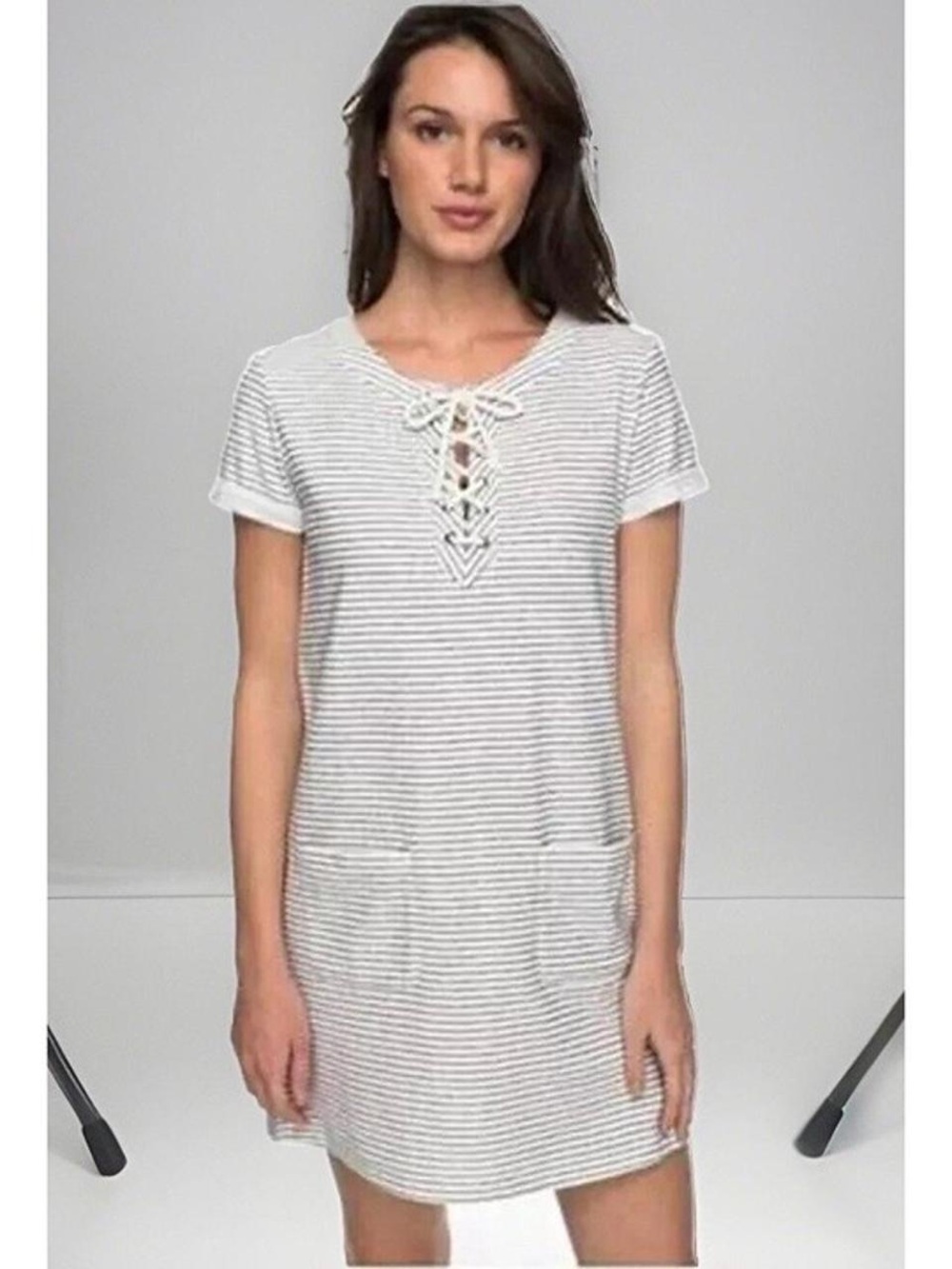 Roxy Striped Lace-Up Shift Dress in Gray and white, guc, sz L